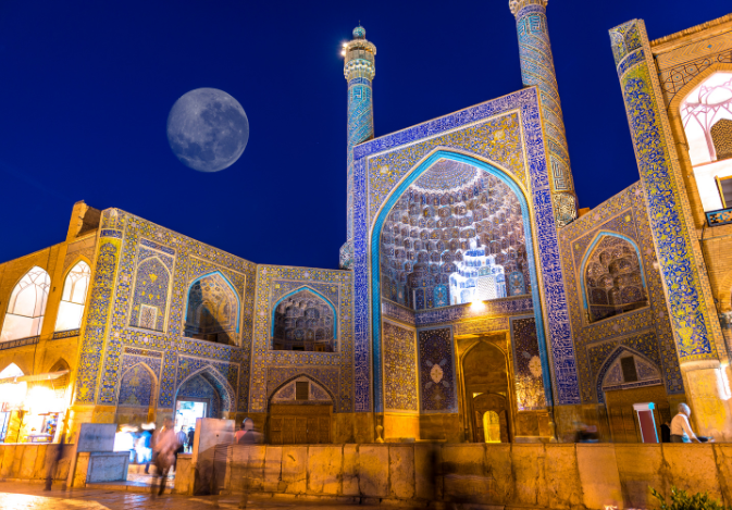 بهترین زمان سفر به اصفهان با اتوبوس
